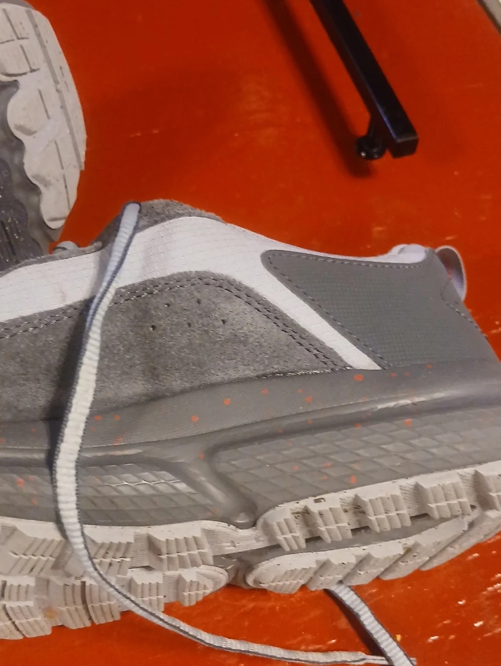 Mens Size 11 Under Armour Charged Verssert  Running Shoes